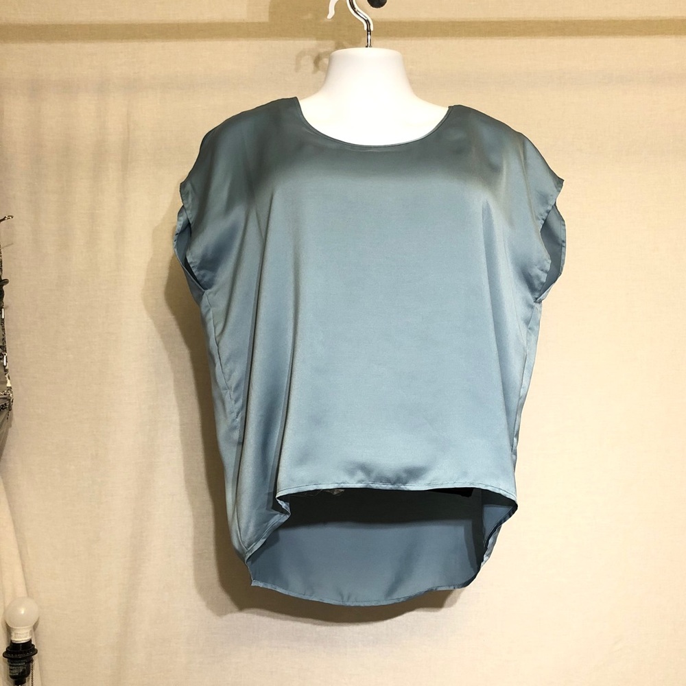 Nordstrom Frenchi “Blue Smoke” Sleeveless Blouse